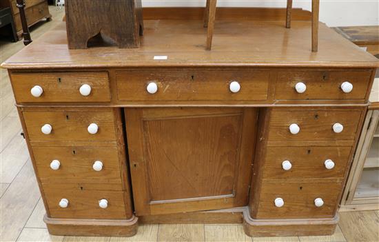 A Victorian pine dressing table, W.122cm